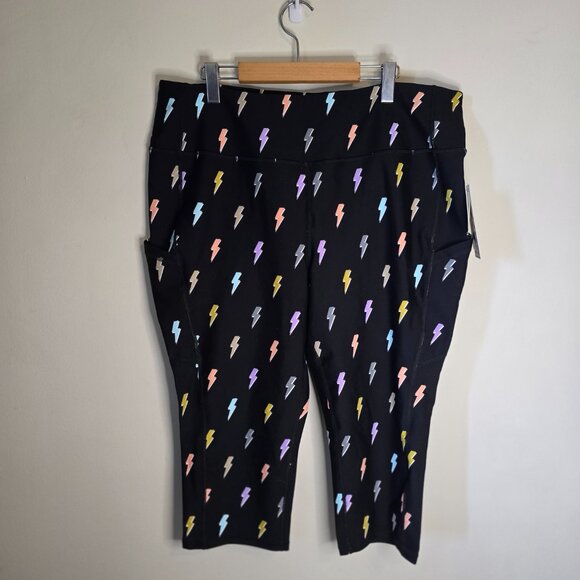 TORRID ACTIVE - WOMEN'S SIZE 3X - CAPRI LEGGINGS - WORKOUT - BNWT - LIGHTNING - Picture 2 of 7